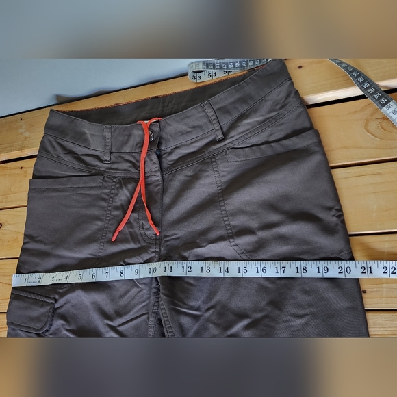 MEC Convertible Pants Size 8 - Picture 15 of 16